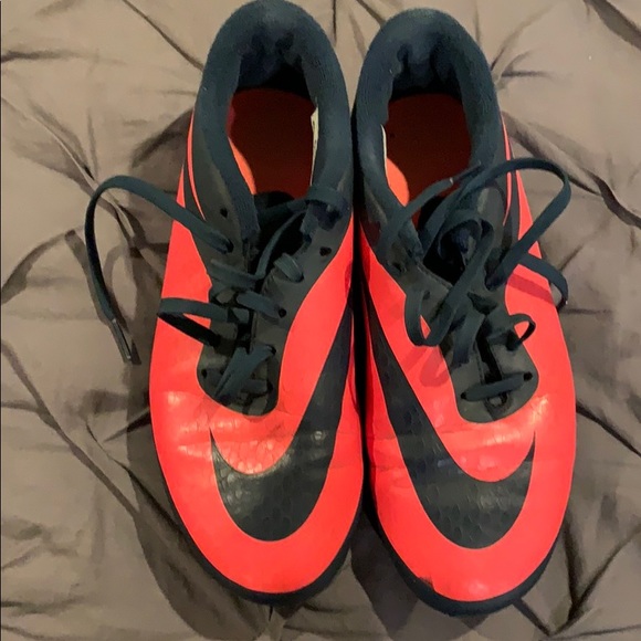 nike hypervenom size 7
